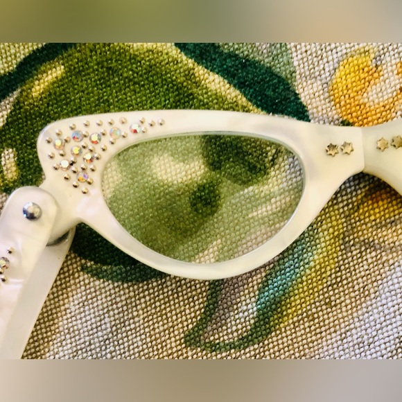Fabulous 50s Folding Cat-eye Opera Glasses Rhinestones on Lucite - Picture 5 of 10